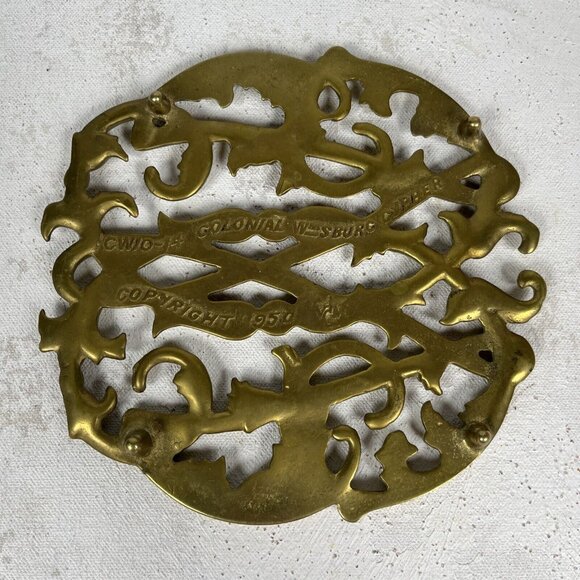VIRGINIA METALCRAFTERS COLONIAL WILLIAMSBURG SOLID BRASS TRIVET - Picture 2 of 3